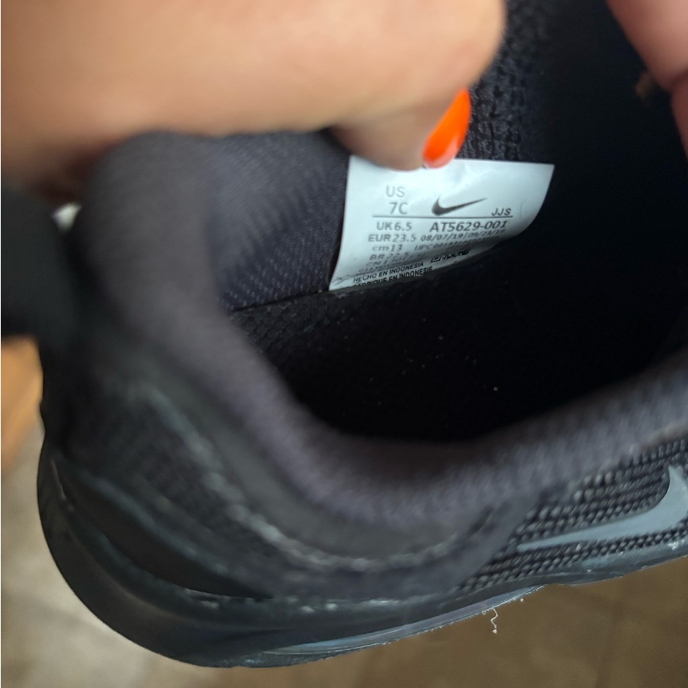 Nike Kids Black Air Sneakers - Picture 7 of 8